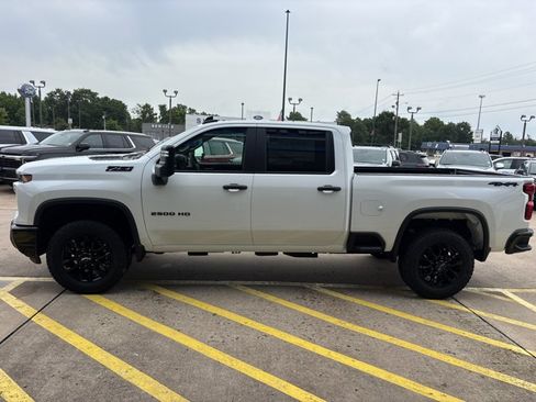 New 2026 Chevrolet Silverado 2500 Custom w/ Custom Value Package AWD/4WD image 8