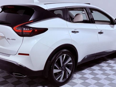 Used 2023 Nissan Murano SL w/ SL Moonroof Package image 3