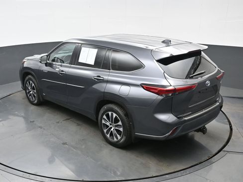 Used 2020 Toyota Highlander XLE image 39
