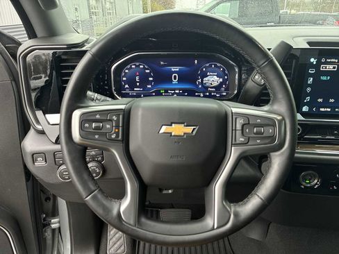 Used 2024 Chevrolet Silverado 1500 LT image 10