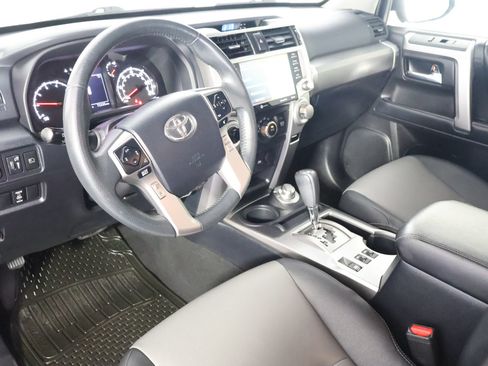 Used 2020 Toyota 4Runner SR5 Premium w/ Moonroof Package AWD/4WD image 23