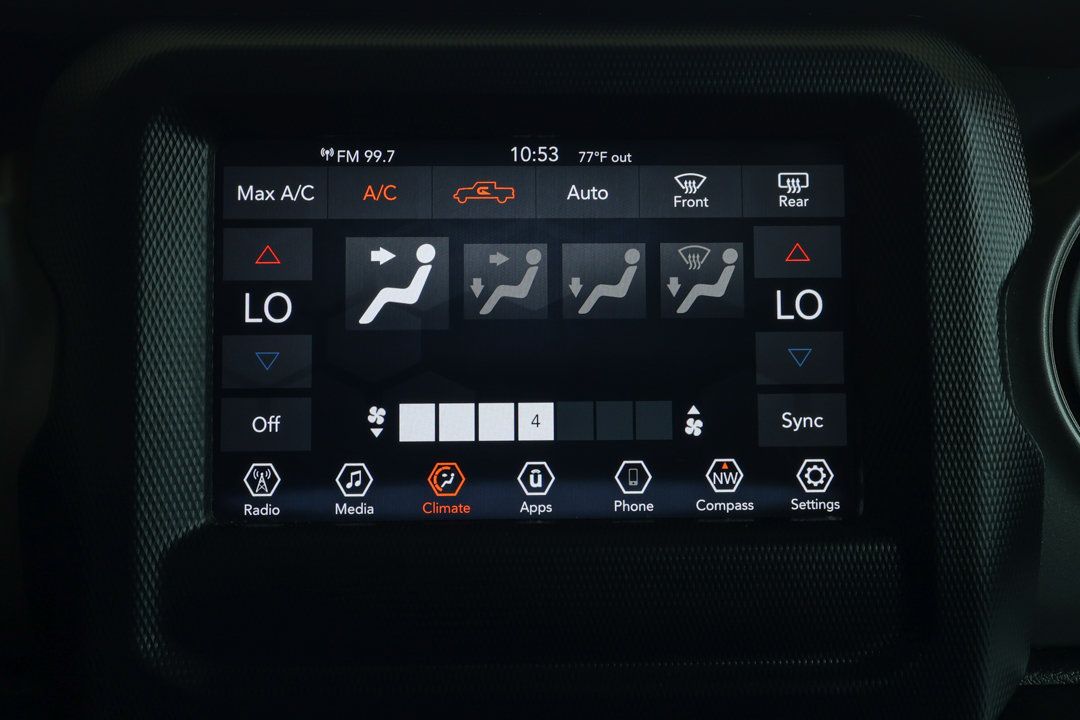 Used 2023 Jeep Gladiator Sport AWD/4WD image 17
