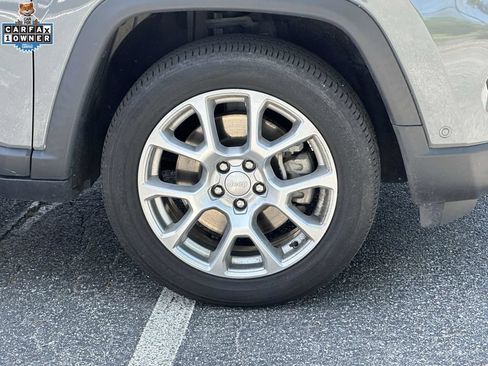 Used 2023 Jeep Compass Latitude w/ Sun and Sound Group AWD/4WD image 7