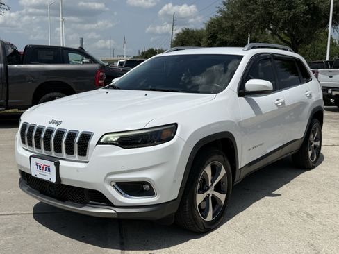 Used 2019 Jeep Cherokee Limited w/ Technology Group AWD/4WD image 9