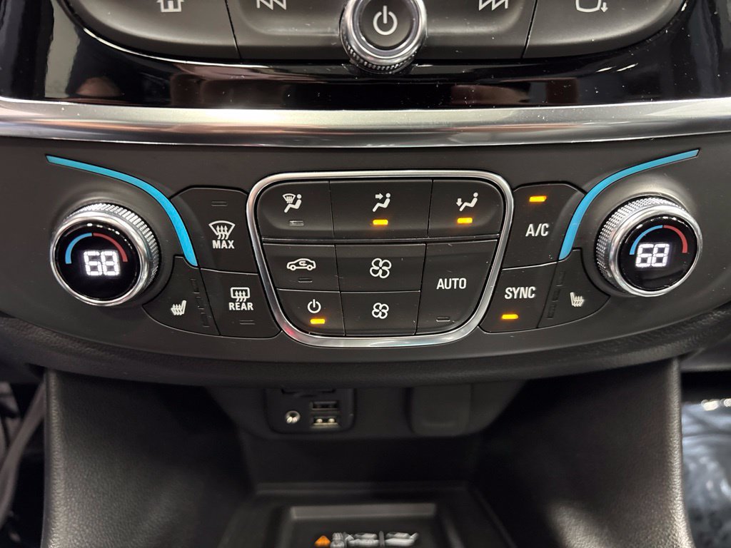 Used 2023 Chevrolet Traverse LT w/ LT Premium Package AWD/4WD image 33