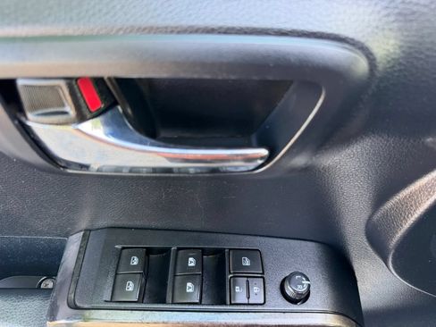 Used 2019 Toyota Tacoma TRD Sport w/ Technology Package AWD/4WD image 36