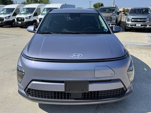 Used 2024 Hyundai Kona SEL FWD image 2