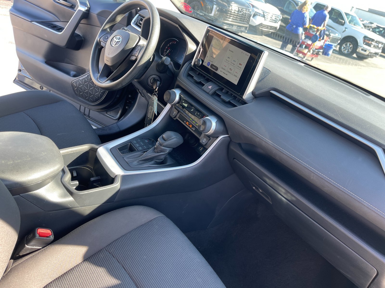 Used 2025 Toyota RAV4 LE AWD/4WD image 19