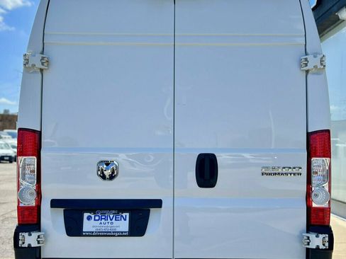 Used 2023 RAM ProMaster 2500 FWD image 4