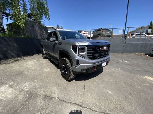 Used 2024 GMC Sierra 1500 AT4 w/ Technology Package AWD/4WD image 8