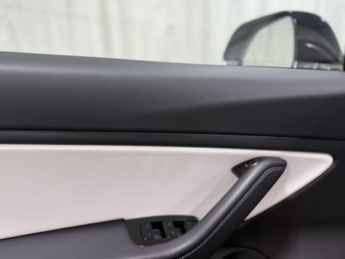 Used 2018 Tesla Model 3 Long Range image 13