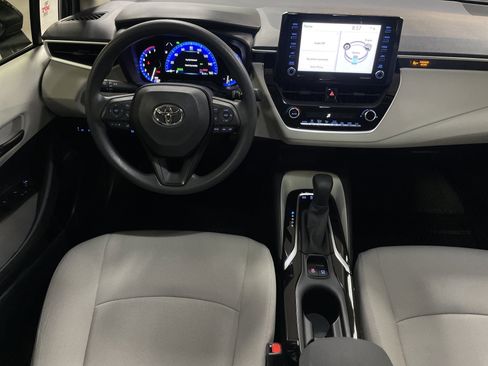 Used 2022 Toyota Corolla LE image 30