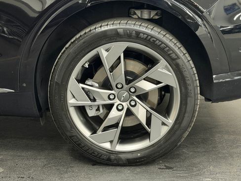 Used 2025 Genesis Electrified GV70 Advanced image 17