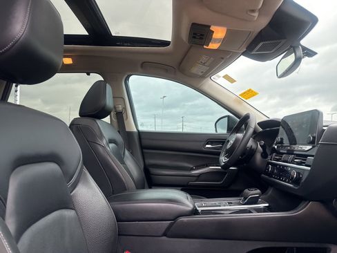 Certified 2022 Nissan Pathfinder SL w/ SL Premium Package image 28