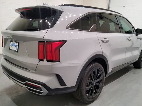 Used 2023 Kia Sorento SX FWD image 5
