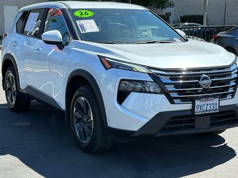 Used 2026 Nissan Rogue SV FWD image 11