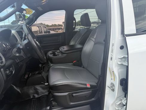 Used 2022 RAM 2500 Tradesman w/ Chrome Appearance Group AWD/4WD image 11