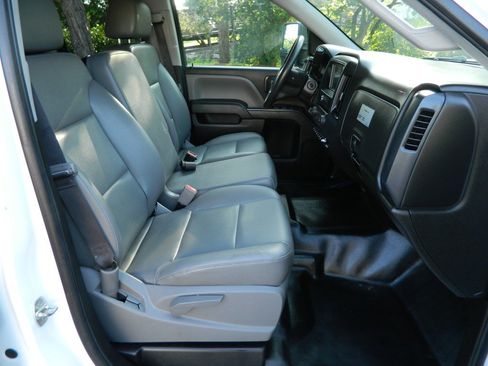 Used 2017 Chevrolet Silverado 1500 W/T AWD/4WD image 17
