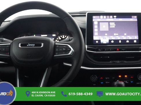 Used 2023 Jeep Compass Trailhawk AWD/4WD image 5