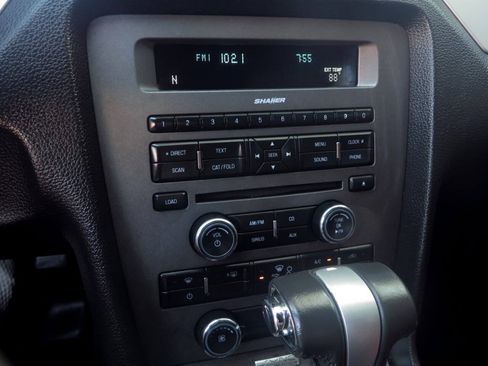 Used 2011 Ford Mustang GT Premium RWD image 10