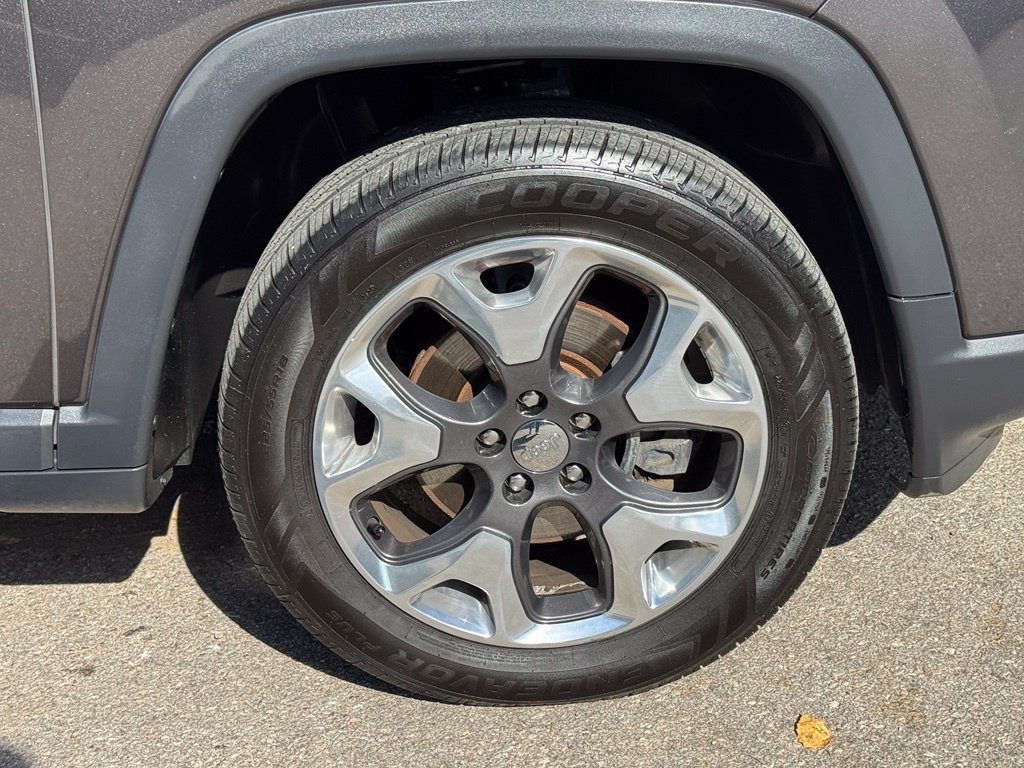 Used 2019 Jeep Compass Limited AWD/4WD image 9
