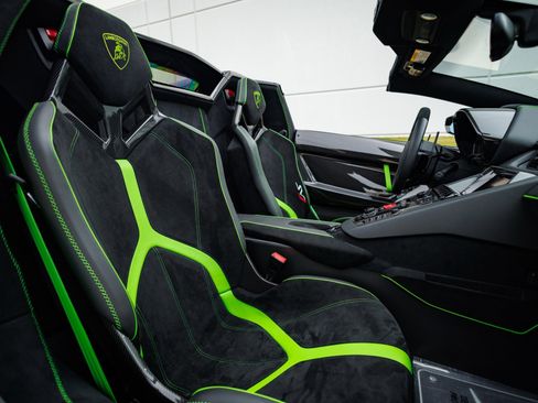 Used 2021 Lamborghini Aventador SVJ image 57