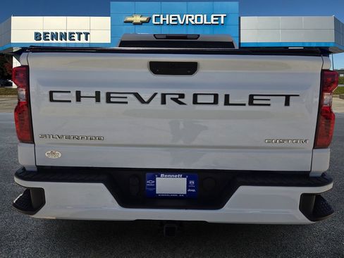 Used 2022 Chevrolet Silverado 1500 Custom image 5
