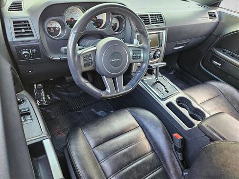 Used 2014 Dodge Challenger R/T image 9