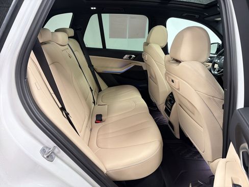 Certified 2022 BMW X5 sDrive40i w/ Premium Package RWD image 29