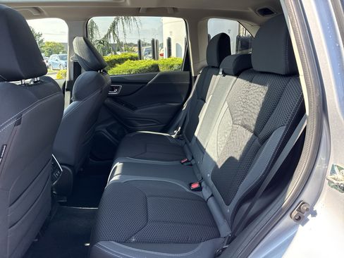 Used 2019 Subaru Forester Premium AWD/4WD image 18