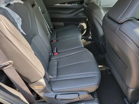 Used 2025 INFINITI QX60 Pure image 23