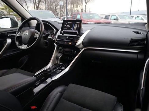 Used 2024 Mitsubishi Eclipse Cross SE image 37