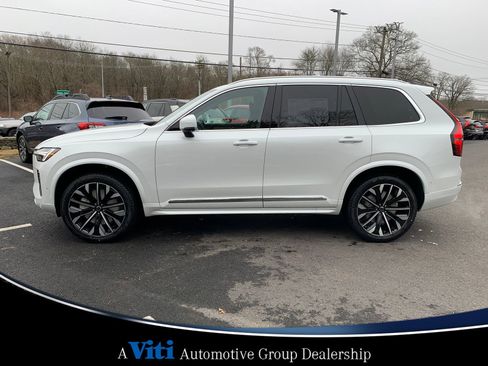 Used 2025 Volvo XC90 B5 Plus w/ Protection Package Premier image 5