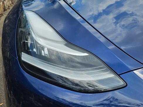 Used 2022 Tesla Model Y Long Range AWD/4WD image 25