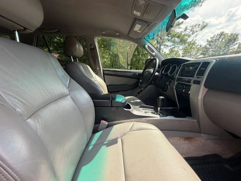 Used 2005 Toyota 4Runner SR5 RWD image 26