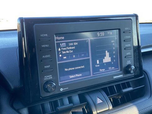 Used 2020 Toyota RAV4 LE image 27