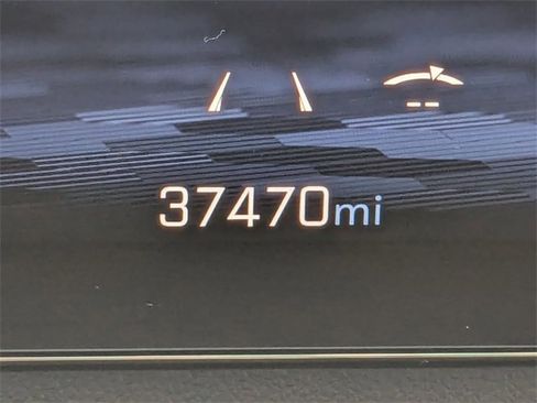 Used 2024 Chevrolet Traverse LT image 22