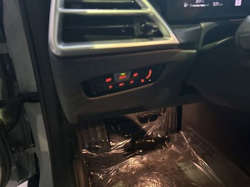 Used 2025 BMW i4 eDrive40 image 40