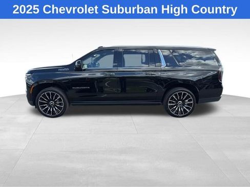 Used 2025 Chevrolet Suburban High Country AWD/4WD image 2