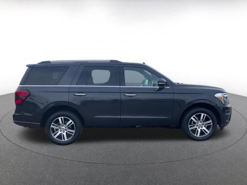 Used 2024 Ford Expedition Limited image 16