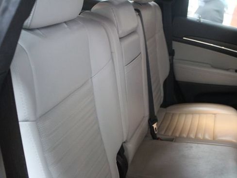 Used 2018 Jeep Grand Cherokee Limited AWD/4WD image 9