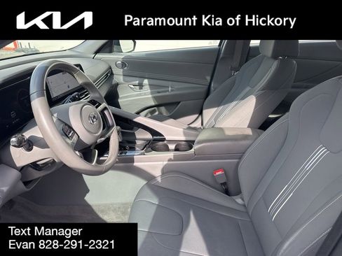 Used 2023 Hyundai Elantra SEL w/ Convenience Package FWD image 17