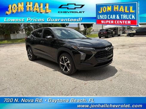 Used 2024 Chevrolet Trax RS w/ Driver Confidence Package FWD image 1