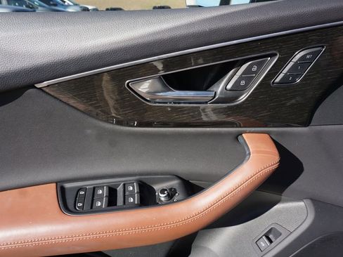 Used 2021 Audi Q7 3.0T Premium Plus w/ Executive Package image 4