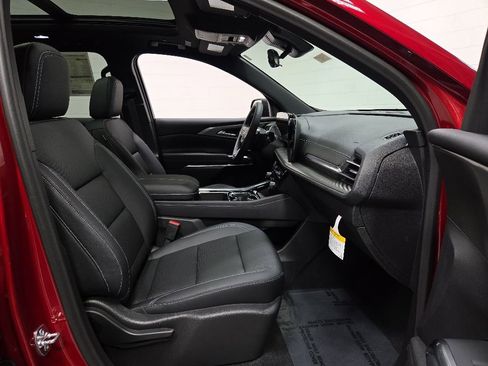 New 2026 Chevrolet Traverse LT w/ Sun and Wheel Package AWD/4WD image 10