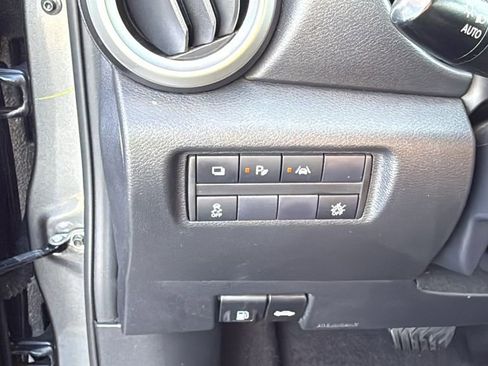 Used 2023 Nissan Versa S w/ Trunk Package image 23