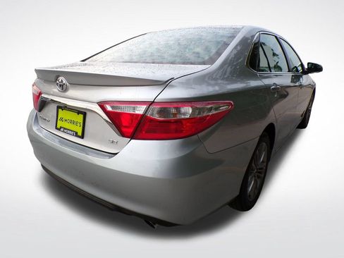 Used 2017 Toyota Camry SE FWD image 6