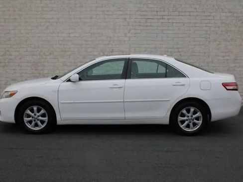 Used 2011 Toyota Camry LE w/ LE Extra-Value Pkg image 8
