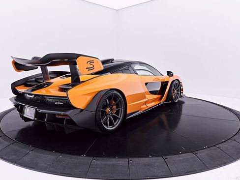 Used 2019 McLaren Senna RWD image 14