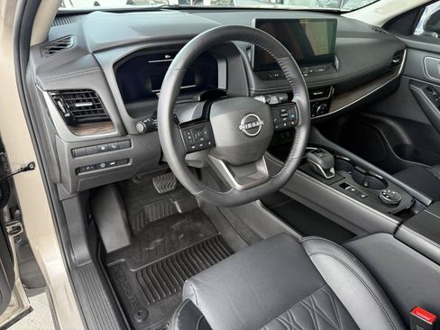 Used 2025 Nissan Rogue Platinum w/ Tech Package AWD/4WD image 13